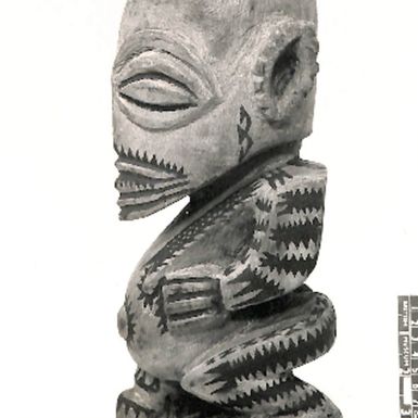 Photo of a wooden Tangaroa (104 10)