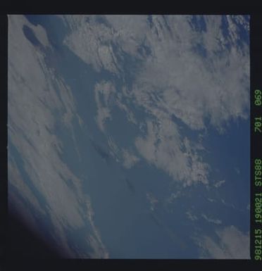 STS088-701-069 - STS-088 - Earth observations taken during STS-88 mission