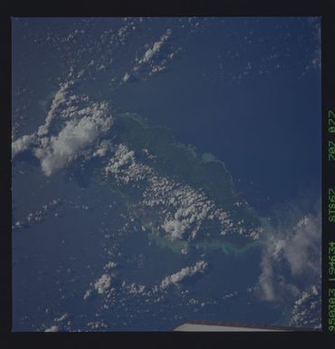 STS067-707-077 - STS-067 - Earth observations taken from shuttle orbiter Endeavour during STS-67 mission