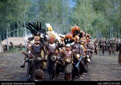 Sub clan dancing, Kuma