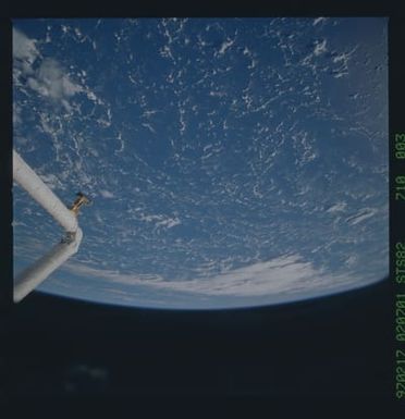 STS082-710-003 - STS-082 - Earth observations taken from shuttle orbiter Discovery during STS-82 mission