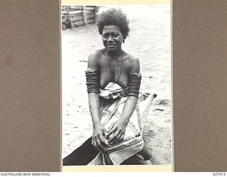 WANIGELA, NEW GUINEA. 1942-10. STUDY OF PAPUAN WORK OF THE WANIGELA TRIBE