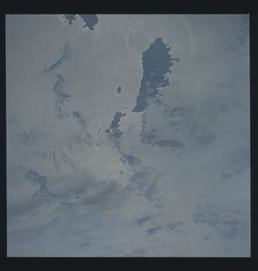 S45-609-034 - STS-045 - STS-45 earth observations