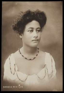 [Portrait of a young Samoan woman]