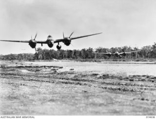 1943-04-13. NEW GUINEA. LOCKHEED LIGHTNINGS (P38) IN FLIGHT. (NEGATIVE BY N. BROWN)