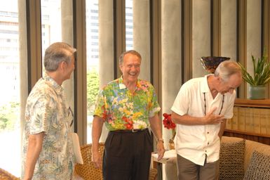 [Assignment: 48-DPA-09-30-08_SOI_K_NPS_Arizona] Visit of Secretary Dirk Kempthorne and aides to the U.S.S. Arizona Memorial, Pearl Harbor, Honolulu, Hawaii, [for tours, discussions with local officials] [48-DPA-09-30-08_SOI_K_NPS_Arizona_DOI_0920.JPG]