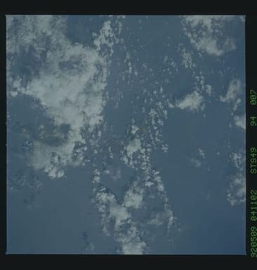 S49-94-007 - STS-049 - Earth observations taken during STS-49 mission
