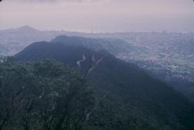 [Landscape view of Honolulu in Mt. Olympus, United States]