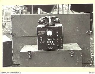 FINSCHHAFEN, NEW GUINEA. 1944-03-27. THE REMOTE CONTROL UNIT OF THE 188F, (UNITED STATES ARMY 191F), WIRELESS TRANSMITTER-RECEIVER AT "B" AUSTRALIAN CORPS SIGNALS