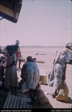 Women collecting rations
