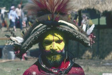 ["ansiktsmålning, porträtt, peruk, fotografi, photograph"]