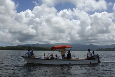 [Assignment: 48-DPA-SOI_K_Pohnpei_6-10-11-07] Pacific Islands Tour: Visit of Secretary Dirk Kempthorne [and aides] to Pohnpei Island, of the Federated States of Micronesia [48-DPA-SOI_K_Pohnpei_6-10-11-07__DI13838.JPG]