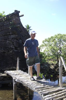 [Assignment: 48-DPA-SOI_K_Pohnpei_6-10-11-07] Pacific Islands Tour: Visit of Secretary Dirk Kempthorne [and aides] to Pohnpei Island, of the Federated States of Micronesia [48-DPA-SOI_K_Pohnpei_6-10-11-07__DI13935.JPG]