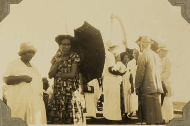 People waiting to greet Pastor Saaga at Apia, Samoa, 1928