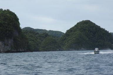 [Assignment: 48-DPA-SOI_K_Palau_6-7-9-07] Pacific Islands Tour: Visit of Secretary Dirk Kempthorne [and aides] to Palau Islands, Republic of Palau [48-DPA-SOI_K_Palau_6-7-9-07__DI12825.JPG]