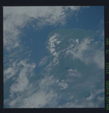 S33-75-004 - STS-033 - STS-33 earth observations