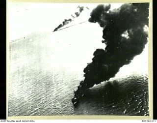 VITIAZ STRAITS, 1943-03-03. ALLIED AIRCRAFT ATTACKING A JAPANESE CONVOY NEARING LAE. (DONOR: W. TUCK)