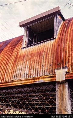 New Caledonia - Prefabricated cottage, Rue de Soissons, Vallée des Colons - rusted