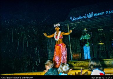 Oahu - International Market - Tahitian dancer