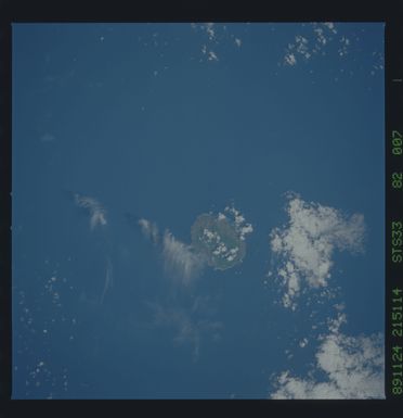 S33-82-007 - STS-033 - STS-33 earth observations