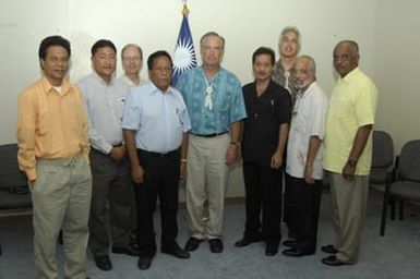 [Assignment: 48-DPA-SOI_K_Majuro_6-11-12-07] Pacific Islands Tour: Visit of Secretary Dirk Kempthorne [and aides] to Majuro Atoll, of the Republic of Marshall Islands [48-DPA-SOI_K_Majuro_6-11-12-07__DI14810.JPG]