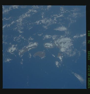 S49-76-084 - STS-049 - Earth observations taken during the STS-49 mission