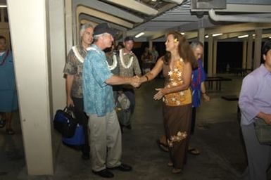 [Assignment: 48-DPA-SOI_K_Amer_Sam] Pacific Islands Tour: Visit of Secretary Dirk Kemmpthorne [and aides] to American Samoa, U.S. Territory [48-DPA-SOI_K_Amer_Sam__DI14918.JPG]