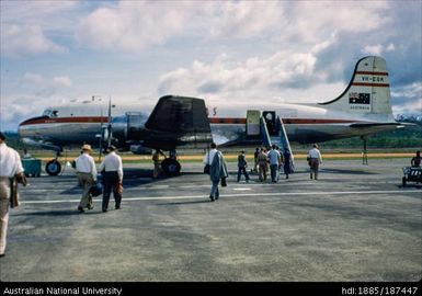 Boarding the plane, DC3