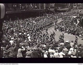 MELBOURNE, VIC. 1943-11-18. AFTER A LONG PERIOD OF FIGHTING IN NEW GUINEA, THE 17TH AUSTRALIAN INFANTRY BRIGADE WAS GIVEN LEAVE, AT THE CONCLUSION OF WHICH THE UNIT STAGED A MARCH THROUGH THE CITY. ..