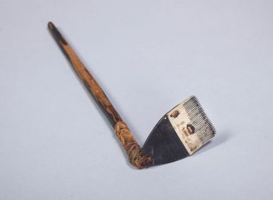 'au (tattooing implement)