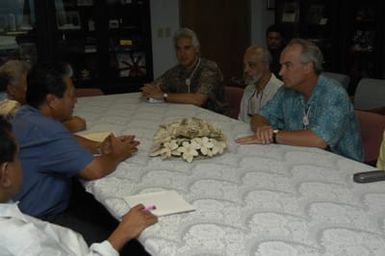 [Assignment: 48-DPA-SOI_K_Majuro_6-11-12-07] Pacific Islands Tour: Visit of Secretary Dirk Kempthorne [and aides] to Majuro Atoll, of the Republic of Marshall Islands [48-DPA-SOI_K_Majuro_6-11-12-07__DI14704.JPG]