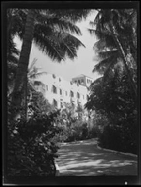 [Royal Hawaiian Hotel]