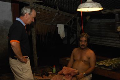 [Assignment: 48-DPA-SOI_K_Pohnpei_6-10-11-07] Pacific Islands Tour: Visit of Secretary Dirk Kempthorne [and aides] to Pohnpei Island, of the Federated States of Micronesia [48-DPA-SOI_K_Pohnpei_6-10-11-07__DI14072.JPG]