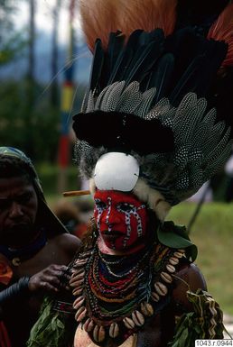 ["huvudbonad, ansiktsmålning, fotografi, photograph"]