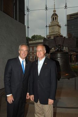 [Assignment: 48-DPA-07-13-08_SOI_K_Philly_Rec] Reception at Independence National Historical Park for attendees at the National Governors Association Centennial Meeting in Philadelphia, Pennsylvania. Secretary Dirk Kempthorne [and Independence National Historical Park Deputy Superintendent Darla Sidles delivered official remarks; and the Secretary conversed with fellow NGA attendees, among them Pennsylvanina Governor Edward Rendell, Vermont Governor James Douglas, Wyoming Governor Dave Freudenthal, Guam Governor Felix Camacho, former Tennessee Governor Don Sundquist, and former Michigan Governor John Engler.] [48-DPA-07-13-08_SOI_K_Philly_Rec_IOD_9351.JPG]