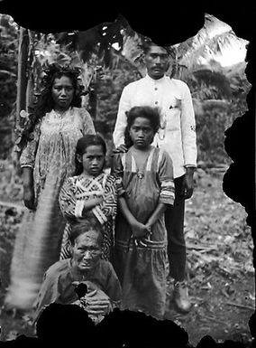 Family group from Mangaia