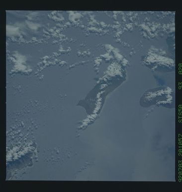 STS050-93-020 - STS-050 - STS-50 earth observations