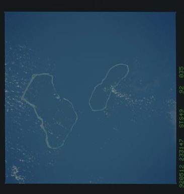 S49-92-035 - STS-049 - Earth observations taken during STS-49 mission
