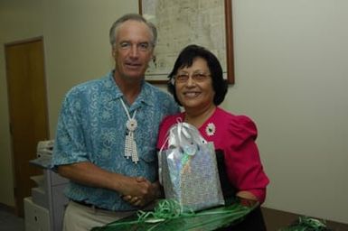 [Assignment: 48-DPA-SOI_K_Majuro_6-11-12-07] Pacific Islands Tour: Visit of Secretary Dirk Kempthorne [and aides] to Majuro Atoll, of the Republic of Marshall Islands [48-DPA-SOI_K_Majuro_6-11-12-07__DI14812.JPG]