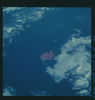 S49-89-081 - STS-049 - STS-49 earth observations