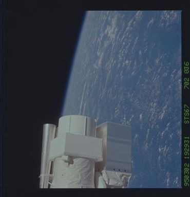 STS067-702-036 - STS-067 - Earth observations taken from shuttle orbiter Endeavour during STS-67 mission