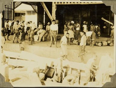 Stevedores at the wharf in Apia, Samoa, 1928