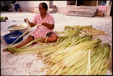 Mrs Mehaurahi Banaba Tupou preparing coconut fronds, Rakahanga, Cook Islands