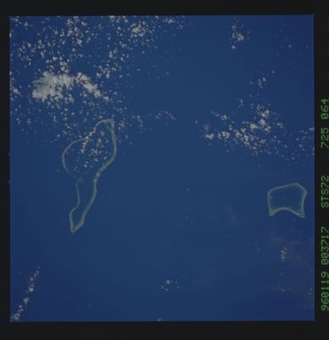 STS072-725-064 - STS-072 - Earth observations taken from shuttle orbiter Endeavour during STS-72 mission