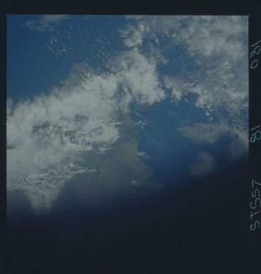STS057-81-081 - STS-057 - Earth observations during STS-57