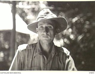 OIVA RIVER, NEW BRITAIN. 1945-02-07. NX151701 MAJOR H.M. LYON, OFFICER- IN- CHARGE, B COMPANY, 1ST NEW GUINEA INFANTRY BATTALION. MAJOR LYON WAS PREVIOUSLY A COMPANY COMMANDER IN THE NEW GUINEA ..