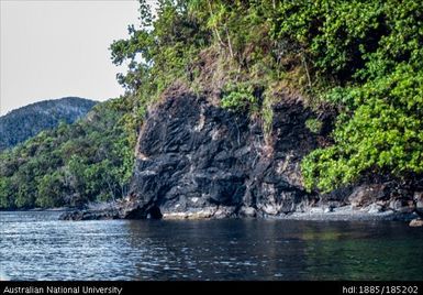 Snake's Cave at Vetuluwu near Mwatu Camp, named after the mythical snake that brought fire on its tail. See Report pp.55-56, and Notebook 2, pp.22-23