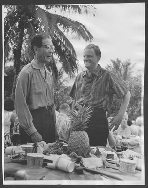 Billy Graham honored at Hawaiian 'luau.'