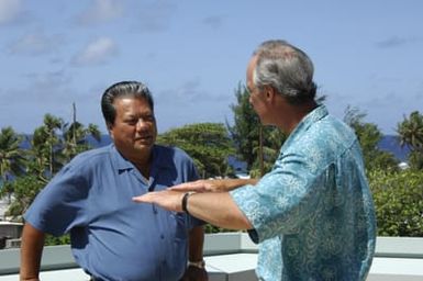 [Assignment: 48-DPA-SOI_K_Majuro_6-11-12-07] Pacific Islands Tour: Visit of Secretary Dirk Kempthorne [and aides] to Majuro Atoll, of the Republic of Marshall Islands [48-DPA-SOI_K_Majuro_6-11-12-07__DI14710.JPG]