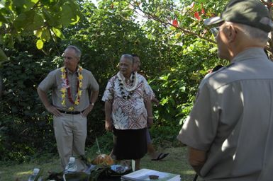 [Assignment: 48-DPA-SOI_K_Amer_Sam] Pacific Islands Tour: Visit of Secretary Dirk Kemmpthorne [and aides] to American Samoa, U.S. Territory [48-DPA-SOI_K_Amer_Sam__DI15288.JPG]